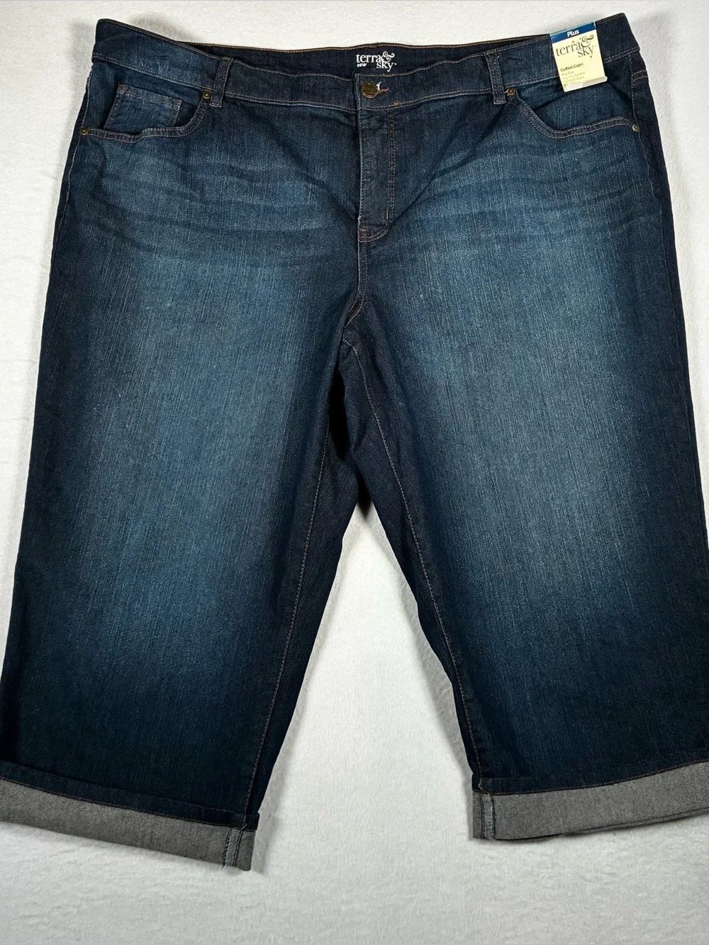 Terra& Sky Casual Dark Blue Cuffed Shorts NWT size: 26W
